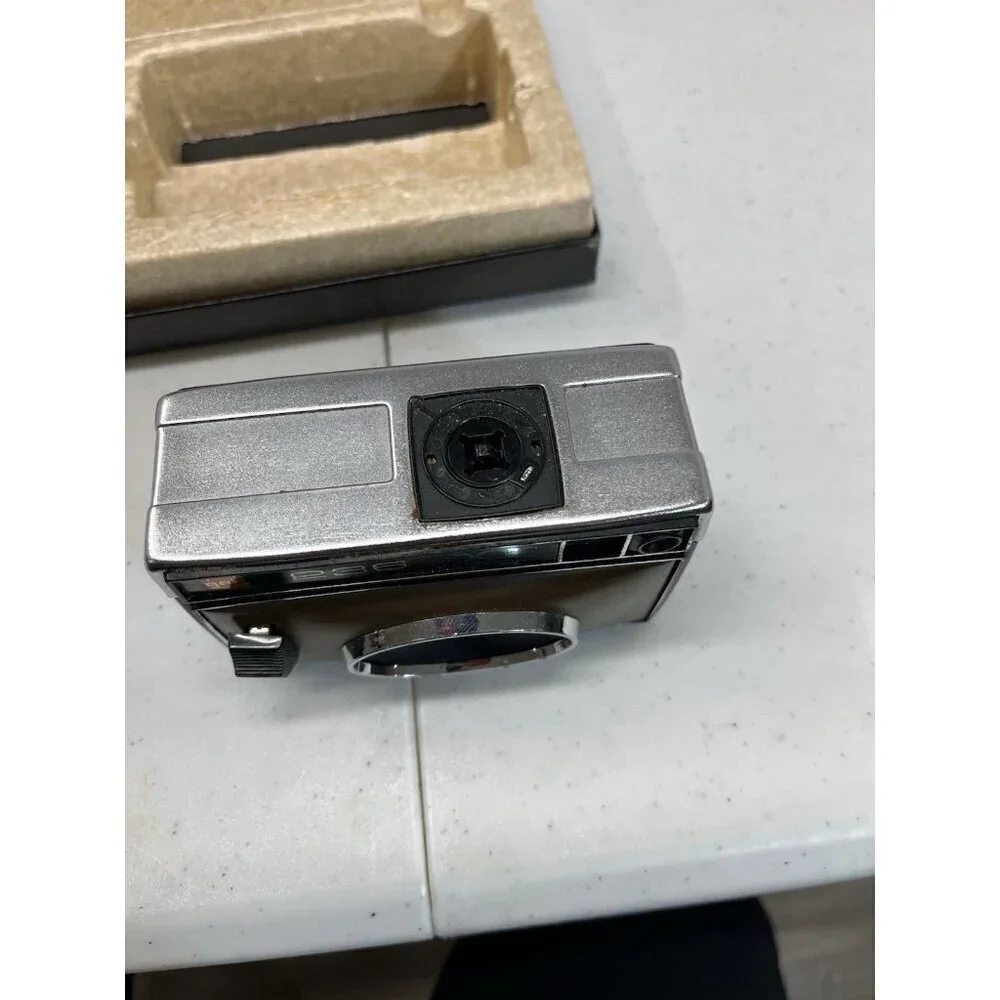 Vintage GAF Model: 236 XF Camera - Instant-Loading Color Outfit NOT TESTED